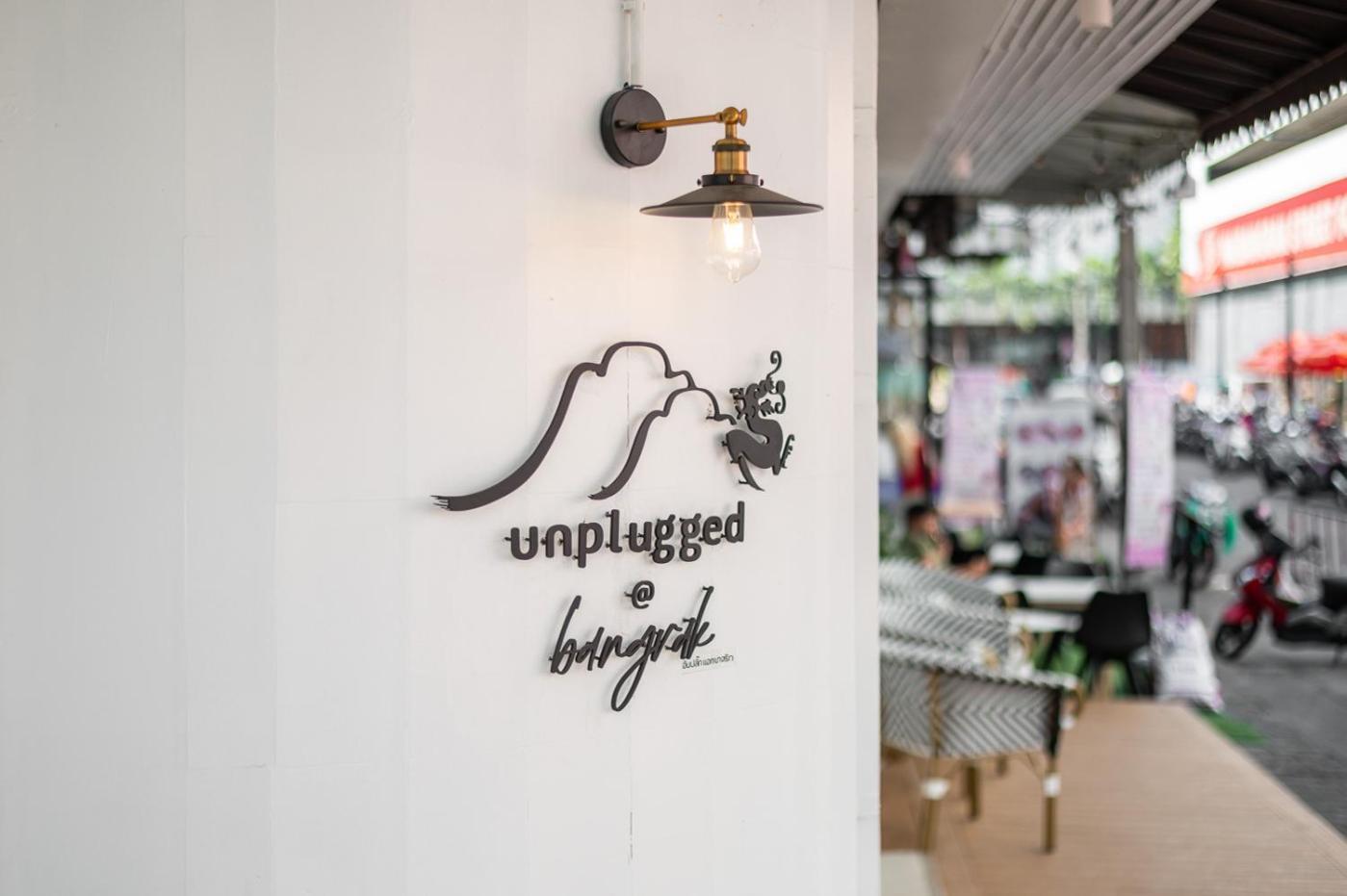 Hostel Unplugged @ Bangrak Bangkok Exterior foto